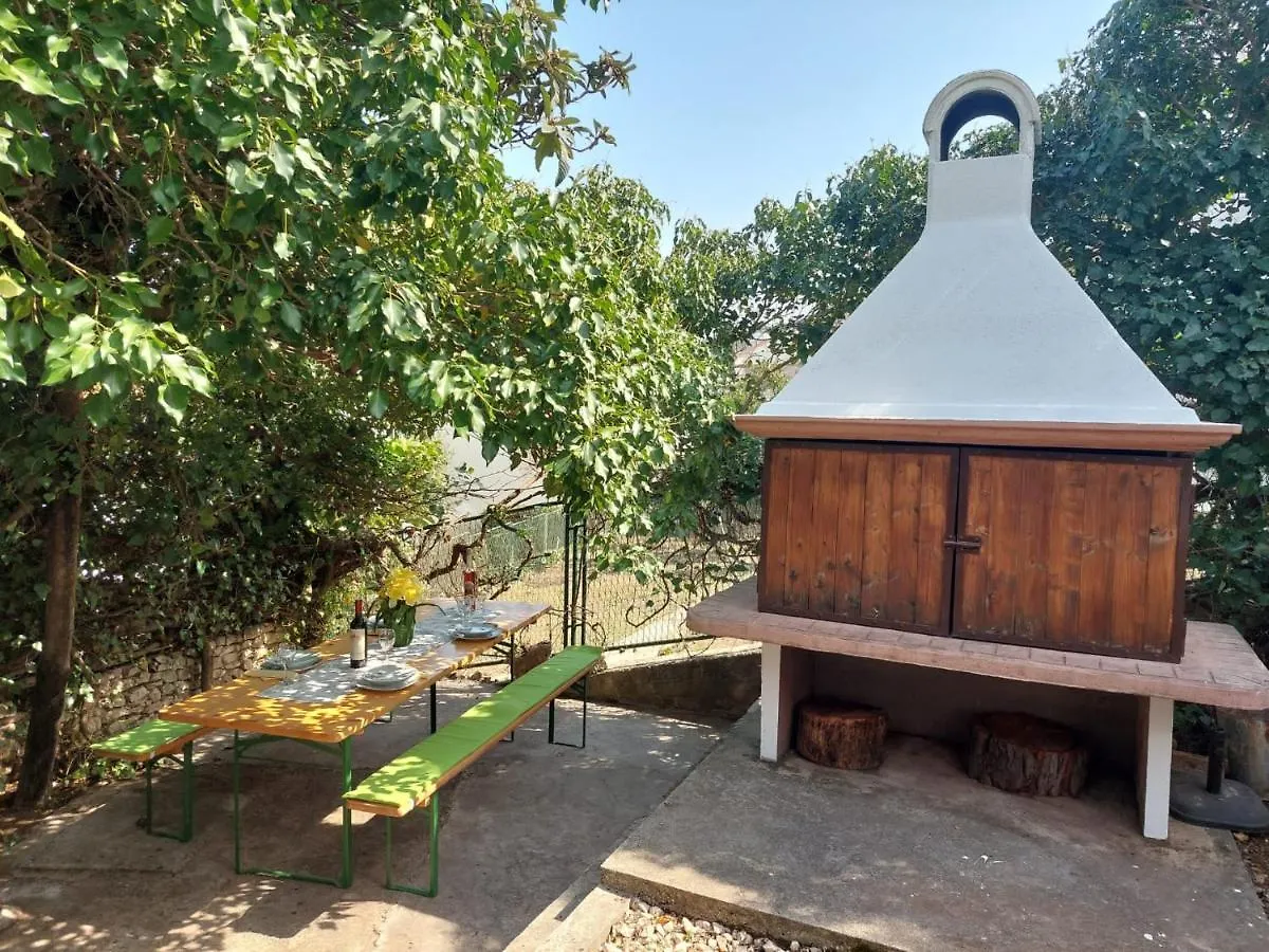 Peaceful & Cozy Rest House, 80M From Beach Trogir Croatia