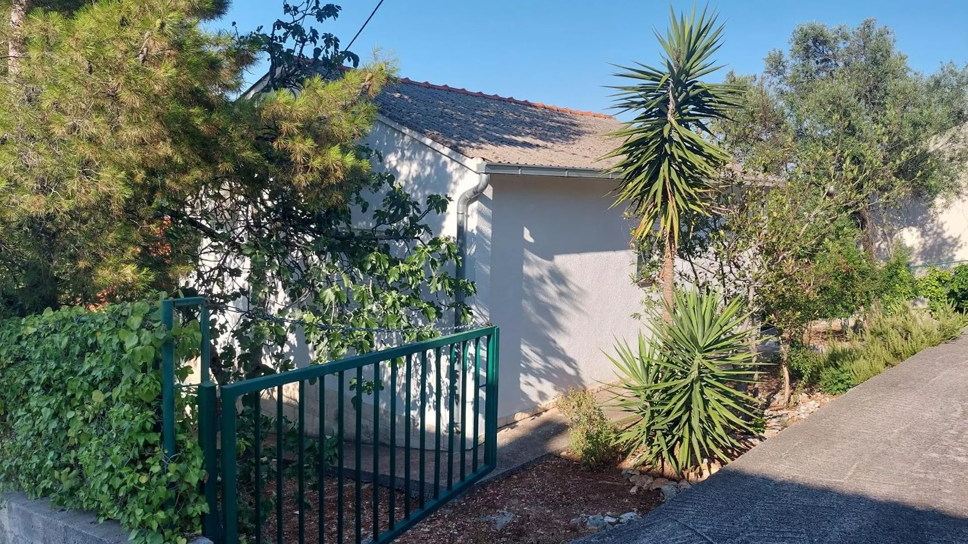Peaceful & Cozy Rest House, 80M From Beach Trogir